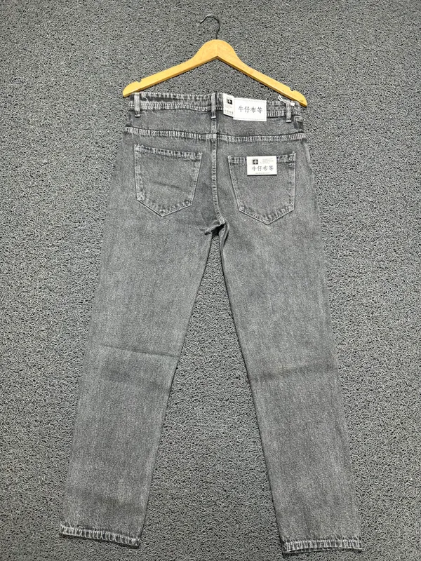 Grey_Denim_Straight_Fit_Jeans_For_Men