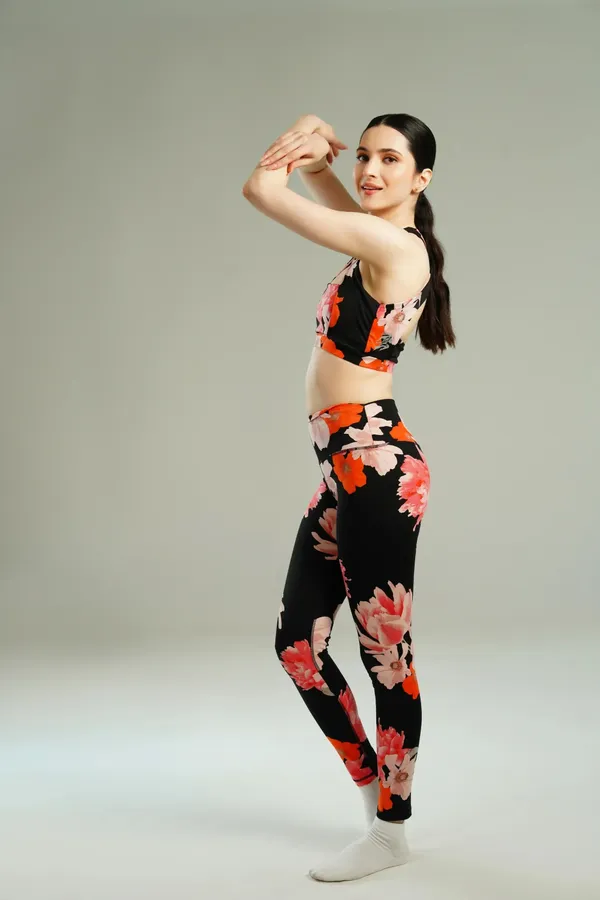 Black_And_Red_Nylon_90%,_Spandex_10%_Floral_Halter_Neck_Top_For_Women