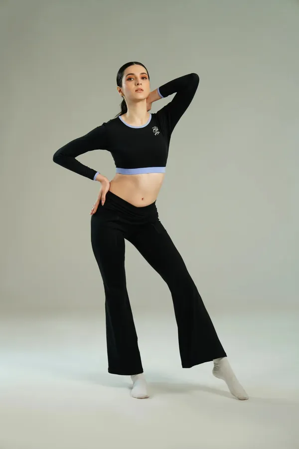 Black_Nylon_90%,_Spandex_10%_Full_Sleeves_Crop_Top_For_Women