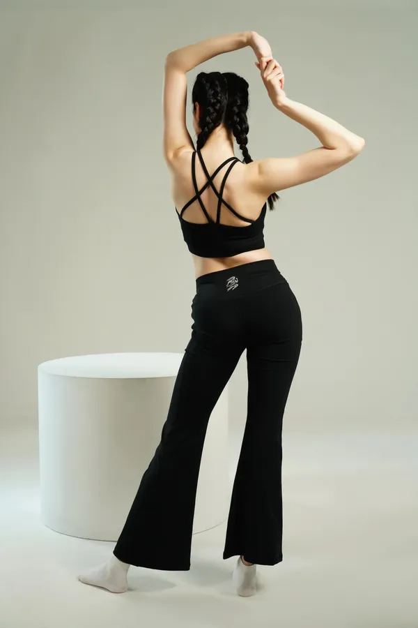 Black_Nylon_90%,_Spandex_10%_Mesh_Crop_Top_Flare_Pant_Combo_For_Women