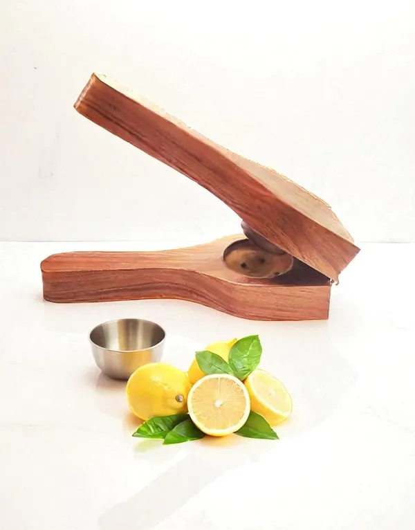 Wood_Natural_Brown_Manual_Citrus_Juicer