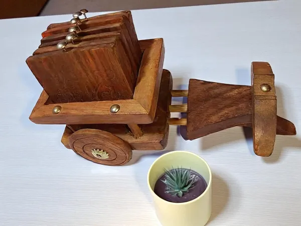 Wood_Brown_Rath_Buggi_Carved_Coaster_Set