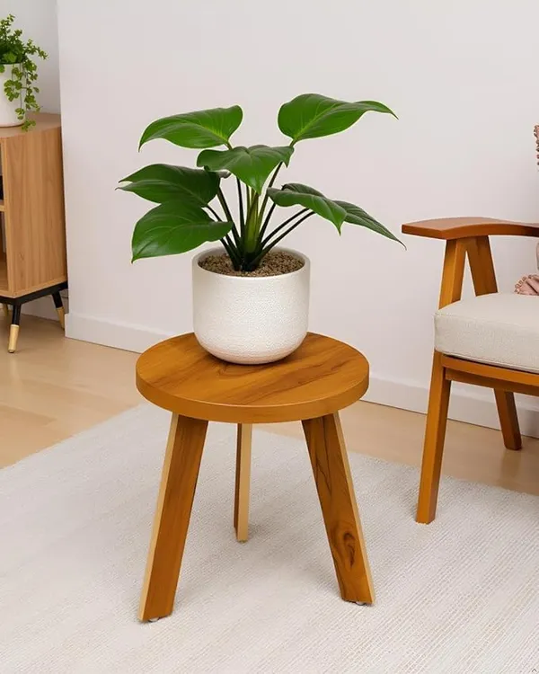 Wood_Rustic_Natural_Brown_Three-Leg_Round_Stool