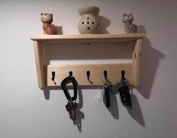 Natural_Wood_Wall_Key_Holder_With_Shelf_And_5_Hooks