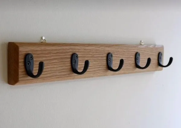 Wood_And_Iron_Natural_Wall-Mounted_Key_Holder_With_6_Hooks