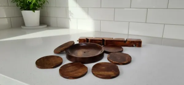 Wood_Modern_Round_Coaster_Set_With_Tree_Shape_Stand