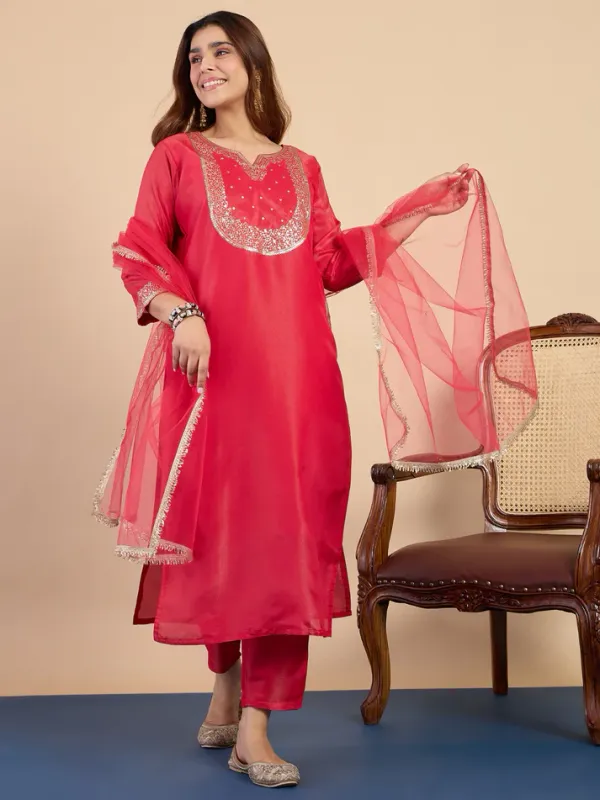 Pink_Silk_Blend_Zari_Embroidered_Kurta_Pant_Set_With_Organza_Dupatta_For_Women
