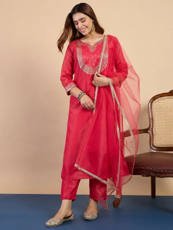 Pink_Silk_Blend_Zari_Embroidered_Kurta_Pant_Set_With_Organza_Dupatta_For_Women