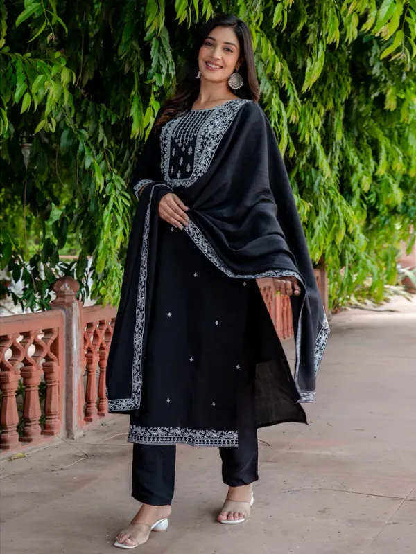 Black_Viscose_Roman_Silk_Embroidered_Kurta_Pant_Set_With_Dupatta_For_Women