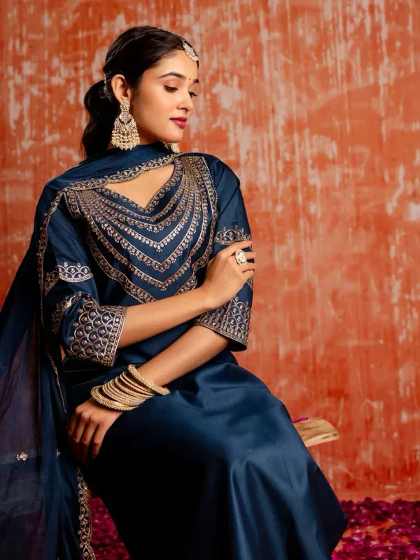 Teal_Blue_Silk_Embroidered_Kurta_Pant_Set_With_Chinon_Dupatta_For_Women