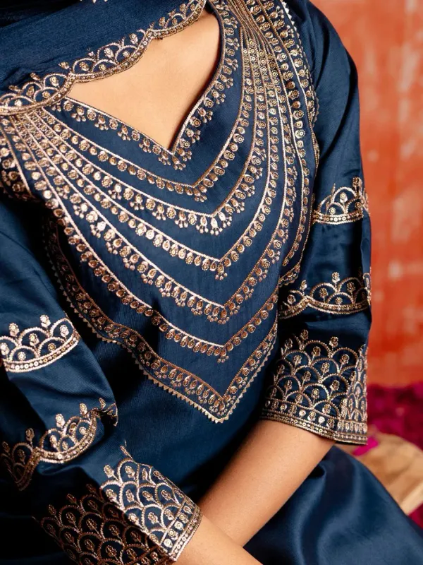 Teal_Blue_Silk_Embroidered_Kurta_Pant_Set_With_Chinon_Dupatta_For_Women