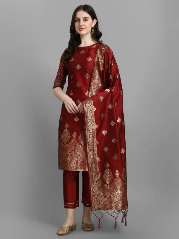 Maroon_Cotton_Silk_Kurta_Pant_Set_With_Banarasi_Dupatta_For_Women