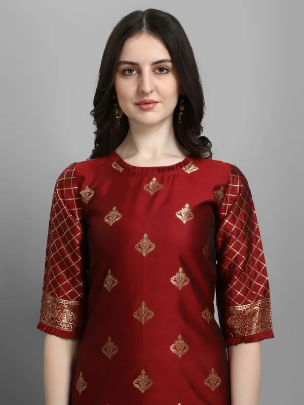 Maroon_Cotton_Silk_Kurta_Pant_Set_With_Banarasi_Dupatta_For_Women