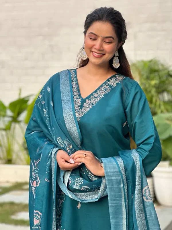 Blue_Silk_Embroidered_Kurta_Pant_Set_With_Dupatta_For_Women