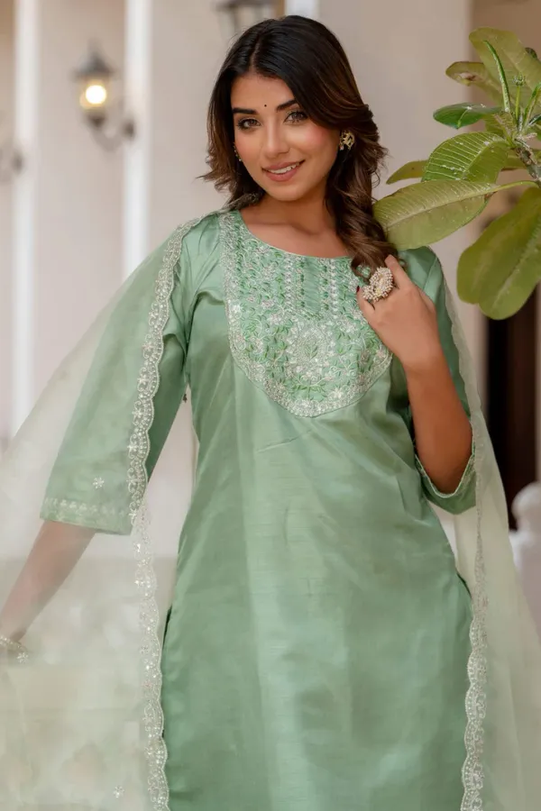 Green_Silk_Embroidered_Kurta_Pant_Set_With_Silk_Dupatta_For_Women