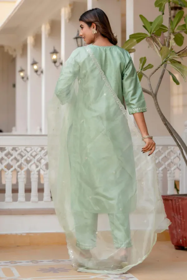Green_Silk_Embroidered_Kurta_Pant_Set_With_Silk_Dupatta_For_Women