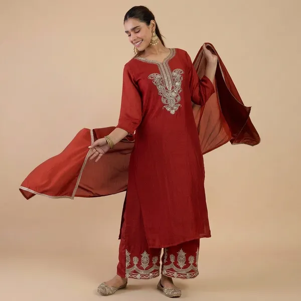 Red_Viscose_Silk_Embroidered_Kurta_Pant_Set_With_Silk_Dupatta_For_Women