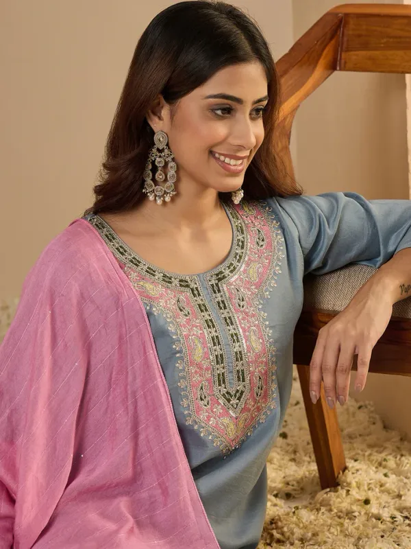 Grey_And_Pink_Viscose_Silk_Straight_Embroidered_Kurta_Pant_Set_With_Chanderi_Dupatta_For_Women