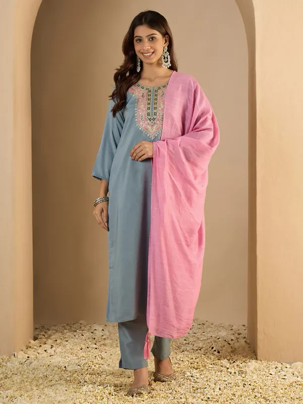 Grey_And_Pink_Viscose_Silk_Straight_Embroidered_Kurta_Pant_Set_With_Chanderi_Dupatta_For_Women