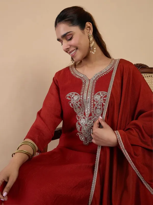 Red_Viscose_Silk_Embroidered_Kurta_Pant_Set_With_Silk_Dupatta_For_Women