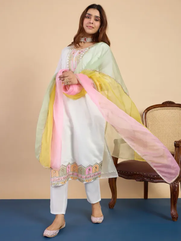 White_Silk_Kurta_Pant_Set_With_Lace_Border_Dupatta_For_Women