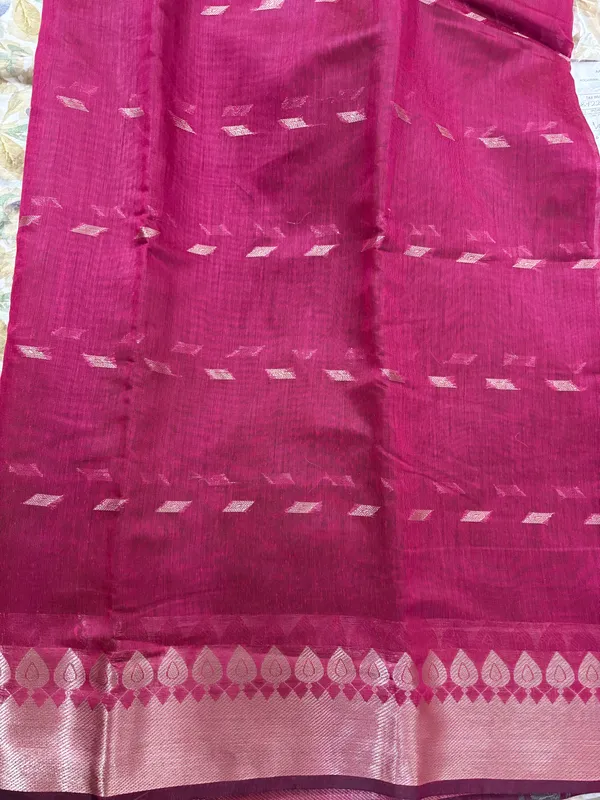Magenta_Art_Chanderi_Silk_Zari_Border_Banarasi_Saree_For_Women