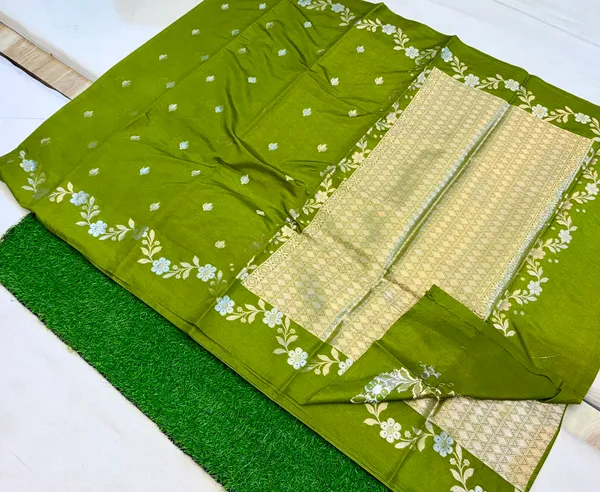 Parrot_Green_Art_Silk_Zari_Weave_Banarasi_Saree_For_Women