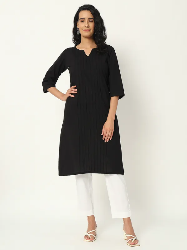 Black_Cotton_Straight_Fit_Long_Kurta_For_Women