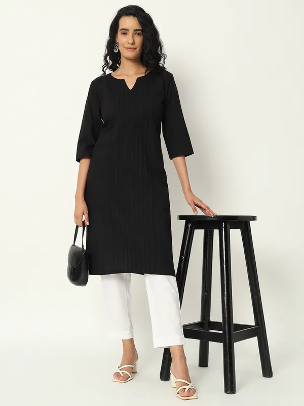 Black_Cotton_Straight_Fit_Long_Kurta_For_Women