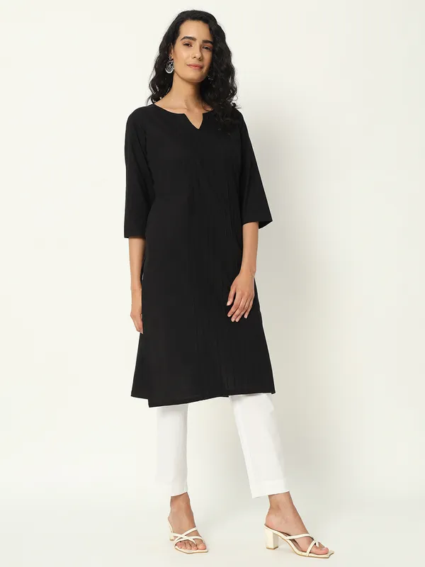 Black_Cotton_Straight_Fit_Long_Kurta_For_Women