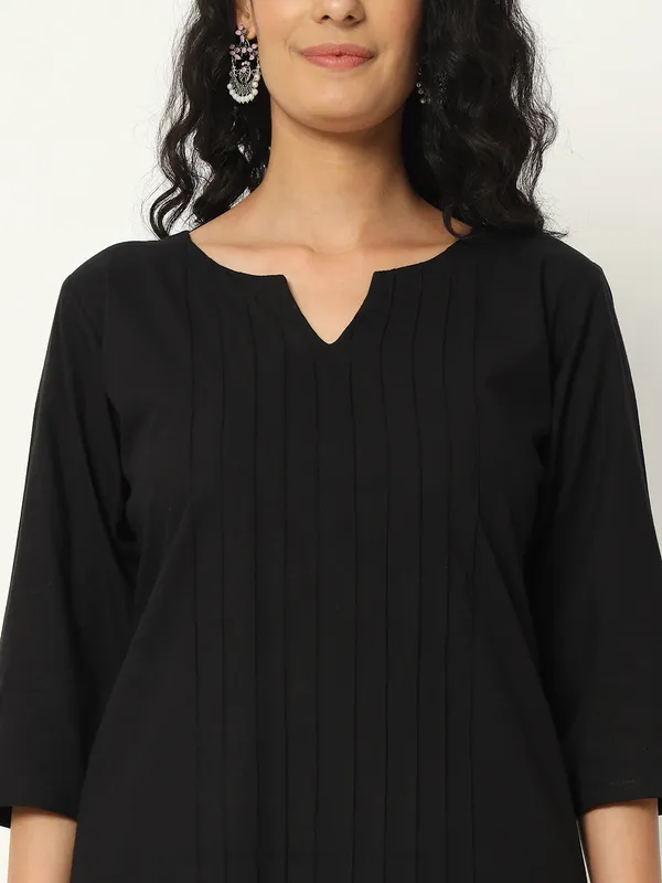 Black_Cotton_Straight_Fit_Long_Kurta_For_Women