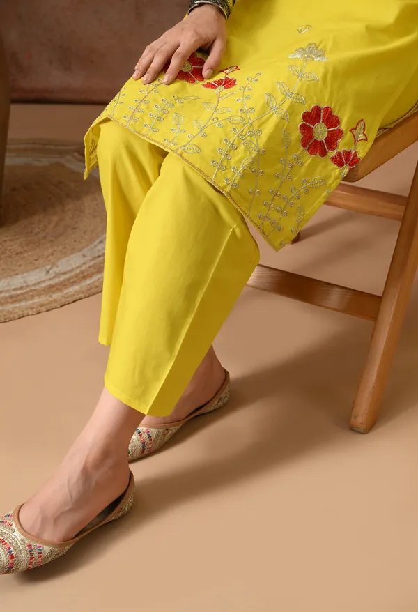 Yellow_Cotton_Embroidered_3-Piece_Suit_Set_For_Women