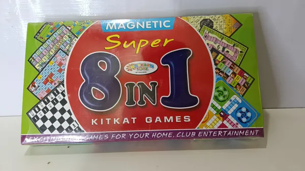Magnetic_Super_8_In_1_Kitkat_Board_Games_Set