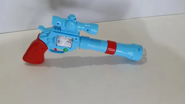 Gun_With_Projection_Light_And_Sound