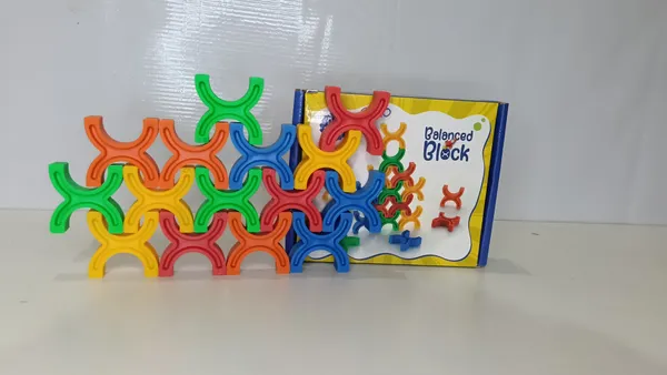 Colorful_Interlocking_Building_Toy_Set_For_Kids