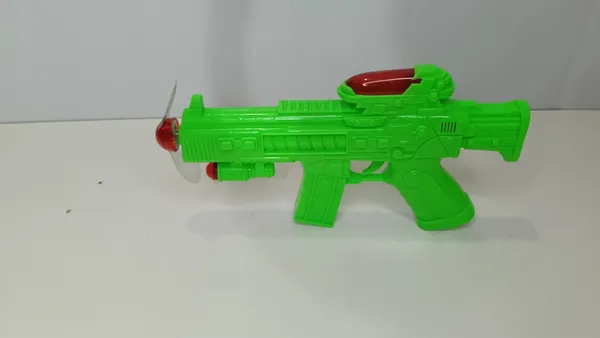 Bright_Green_Plastic_Water_Gun_Toy_Blaster_For_Kids