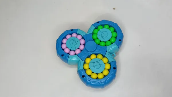 Rotating_Fidget_Spinner_Toy_For_Kids