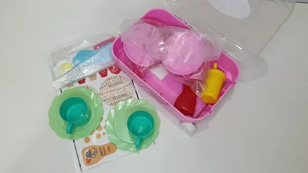 Pink_Plastic_Kitchen_Playset_With_Utensils_For_Kids