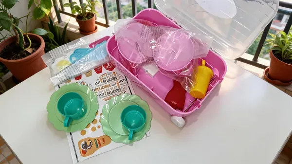 Pink_Plastic_Kitchen_Playset_With_Utensils_For_Kids