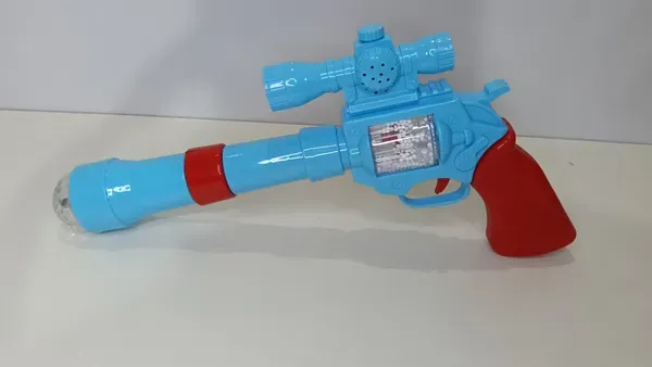Gun_With_Projection_Light_And_Sound