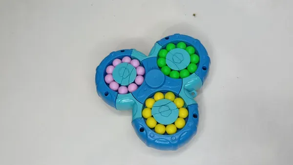 Rotating_Fidget_Spinner_Toy_For_Kids