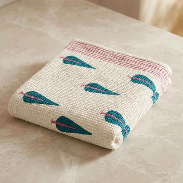 White_Waffle_Cotton_Printed_Bath_Towel