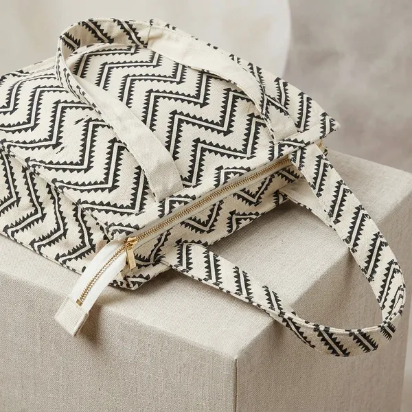 Grey_White_Twill_Chevron_Hand_Bag_For_Adults
