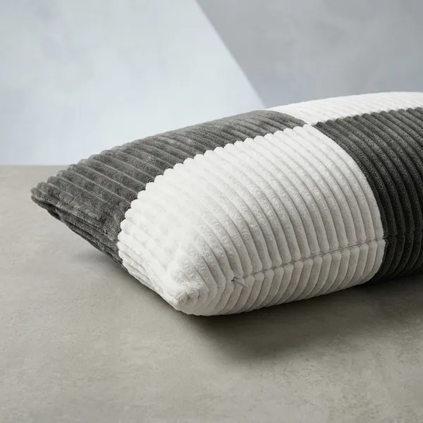 Ribbed_Velvet_Modern_Checkered_Pillow