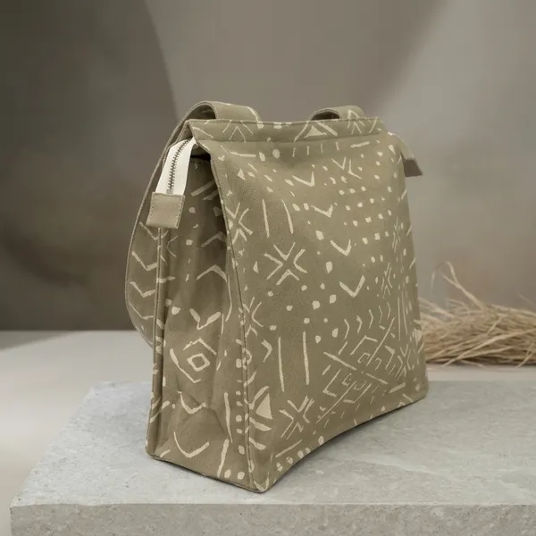 Green_Twill_Geometric_Hand_Bag_For_Adults