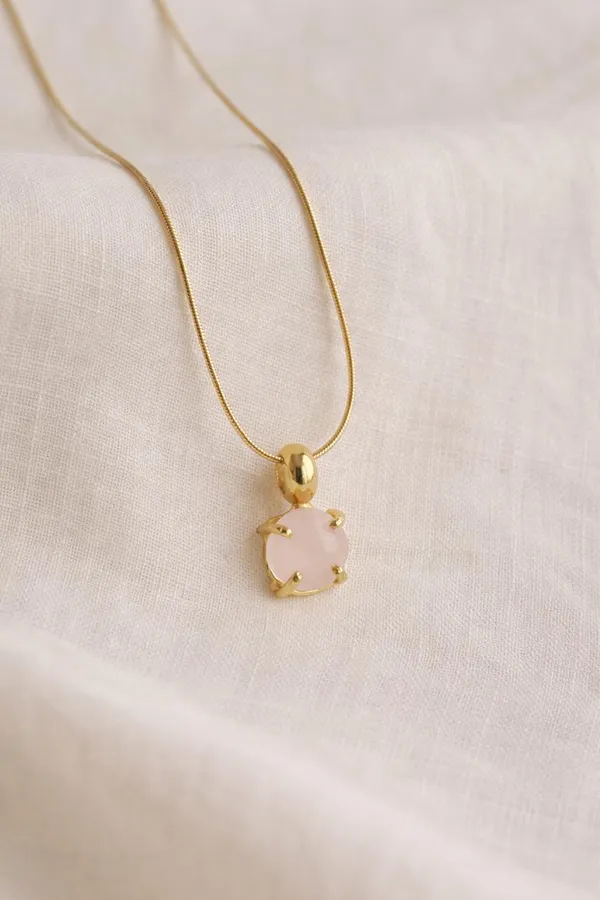 Minimal_Rose_Quartz_Pendant_Necklace