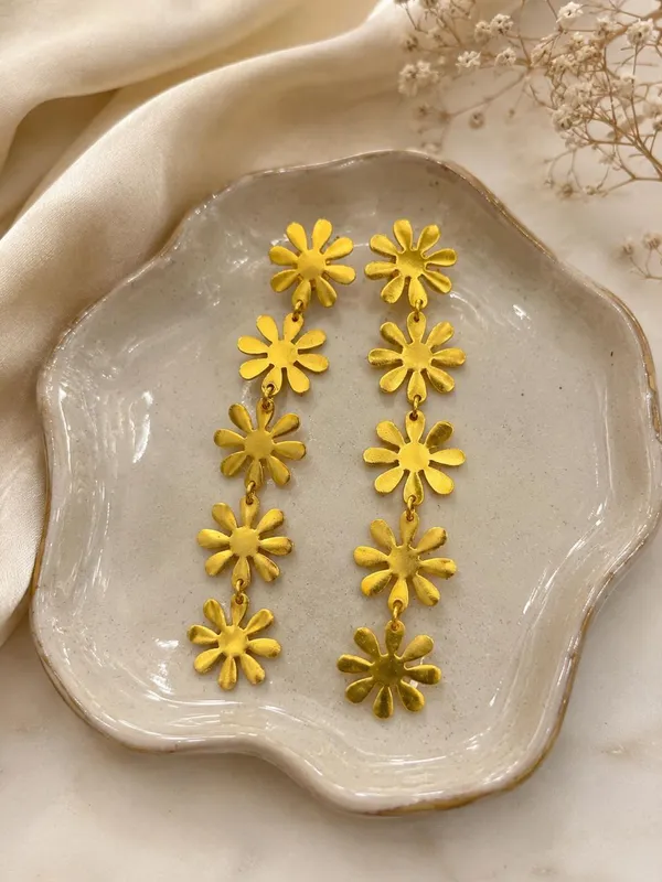 Bloom_line_Drop_Earrings