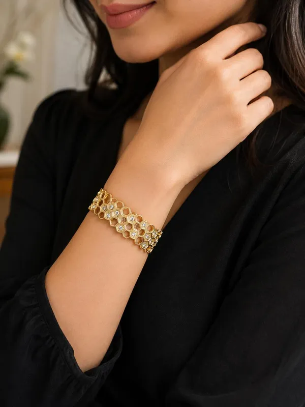 Celestial_Hexa_Crystal_Bracelet