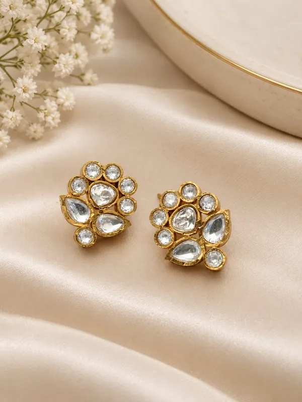 Elegant_White_Kundan_Floral_Stud_Earrings