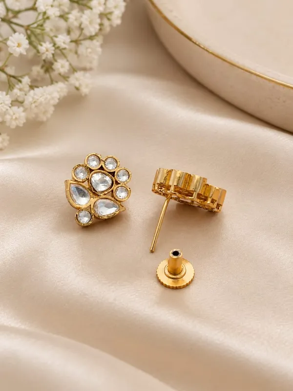 Elegant_White_Kundan_Floral_Stud_Earrings